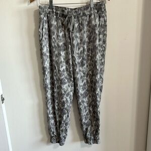 Cloth and stone drawstring pants size medium